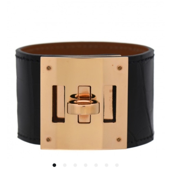 SOLD! SOLD!
Hermes alligator cuff bracelet guaranteed authentic f 42 - Picture 1 of 7